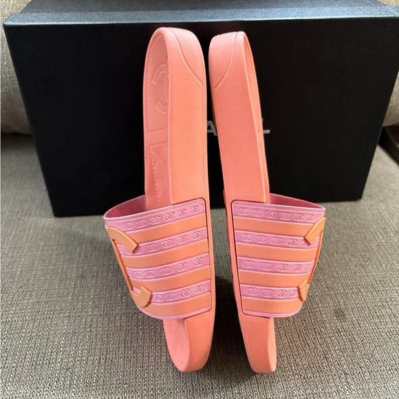 Saks Fifth Avenue Pink and Orange Women's Sandals - Picture 3 of 9